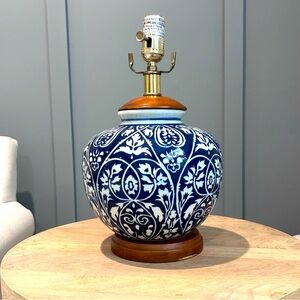 Ralph Lauren Blue and White Porcelain Ginger Jar Table Lamp